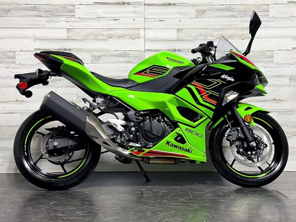 2024 Kawasaki Ninja 500 KRT - Image 2