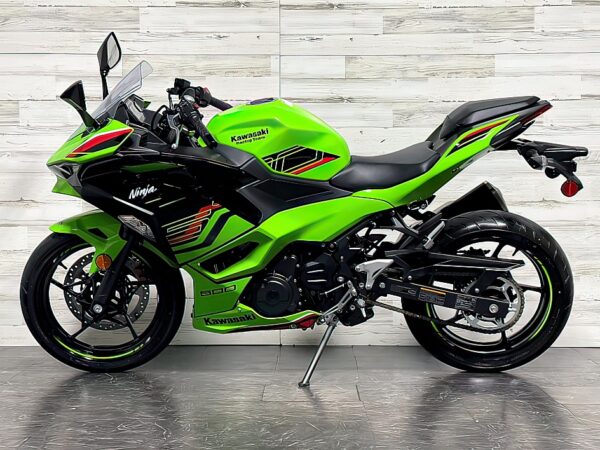 2024 Kawasaki Ninja 500 KRT - Image 3