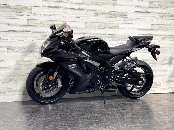 2024 Suzuki GSX-R600 - Image 2