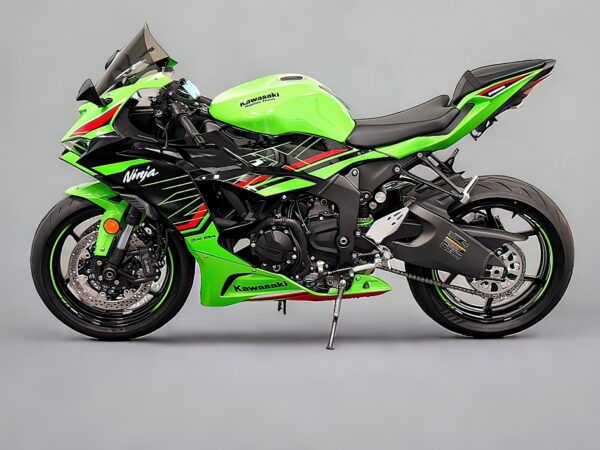 2024 Kawasaki Ninja ZX-6R - Image 2