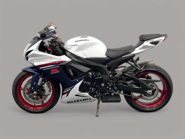 2024 Suzuki GSX-R600 - Image 2