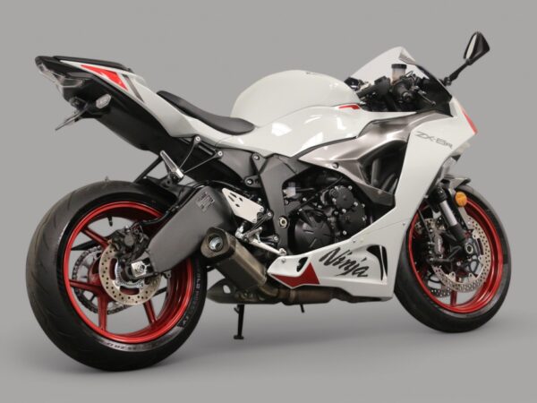 2024 Kawasaki Ninja ZX-6R - Image 3