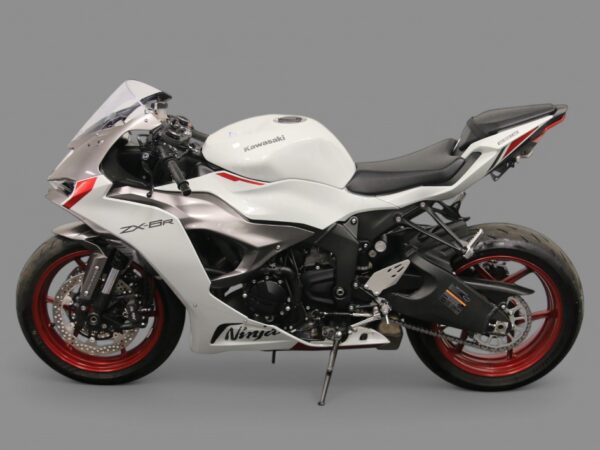 2025 Kawasaki ZX-6R - Image 3