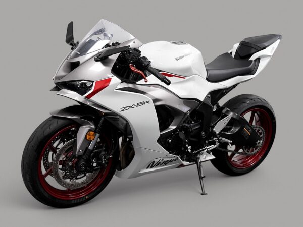 2024 Kawasaki Ninja ZX-6R - Image 2