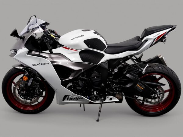 2024 Kawasaki Ninja ZX-6R - Image 2
