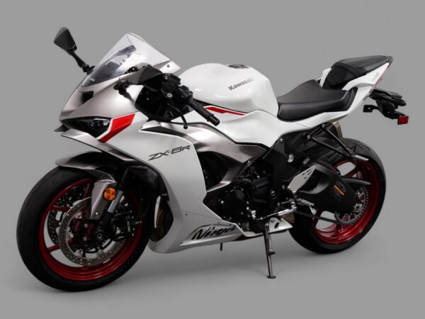 2024 Kawasaki Ninja ZX-6R - Image 2