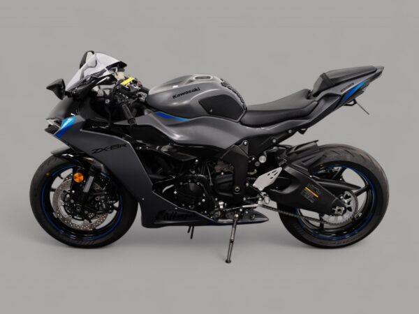 2025 Kawasaki NINJA ZX-6R - Image 3