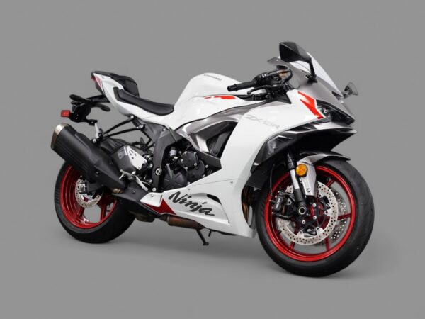 2025 Kawasaki ZX-6R - Image 6