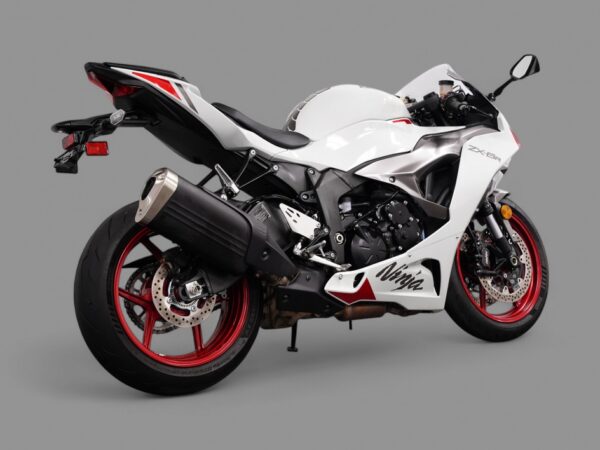 2025 Kawasaki ZX-6R - Image 4