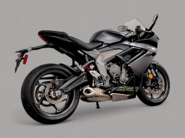 2025 Triumph Daytona 660 - Image 2