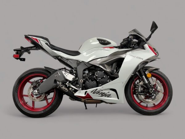 2024 Kawasaki Ninja ZX-6R - Image 4