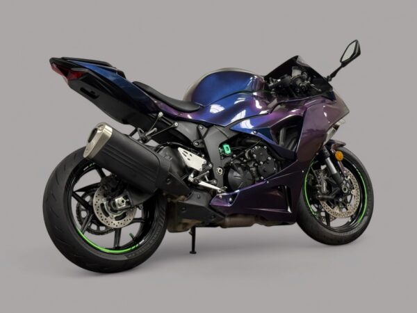 2024 Kawasaki Ninja ZX-6R - Image 3