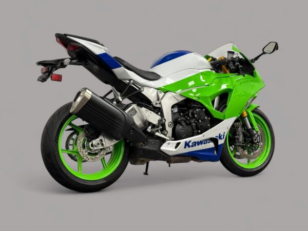 2024 Kawasaki Ninja ZX-6R - Image 3