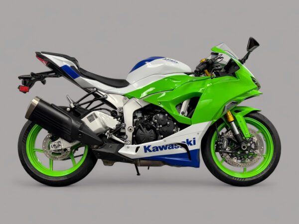 2024 Kawasaki Ninja ZX-6R - Image 4