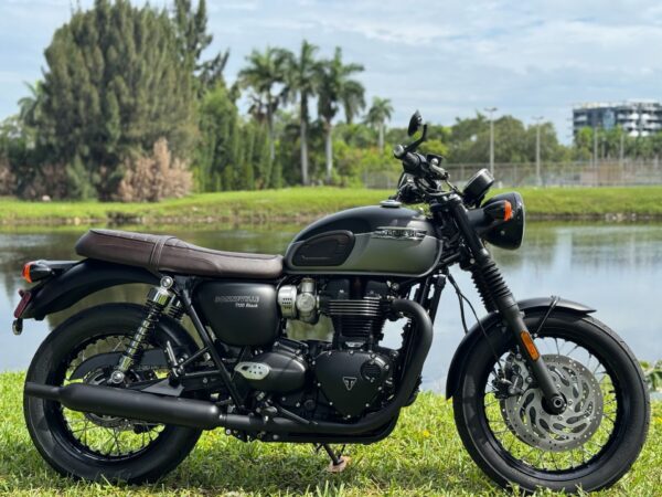 2022 Triumph Bonneville T120 Black for Sale - Image 3