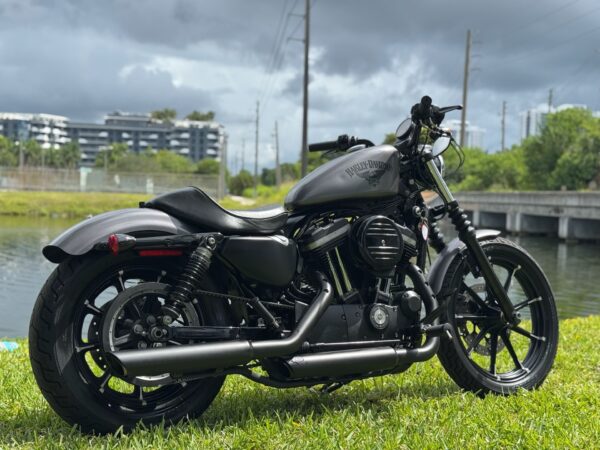 2017 Harley-Davidson Iron 883™ for Sale - Image 3