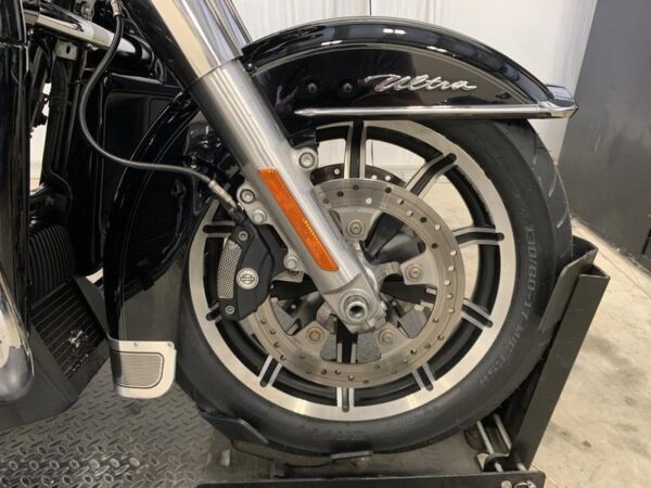 2019 Harley-Davidson® FLHTCU - Electra Glide® Ultra Classic® - Image 3