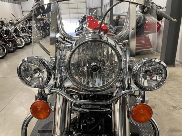 2015 Harley-Davidson® FLSTC - Heritage Softail® Classic - Image 3