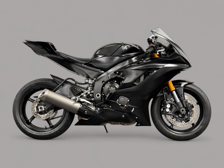 2023 Yamaha YZF-R6 RACE