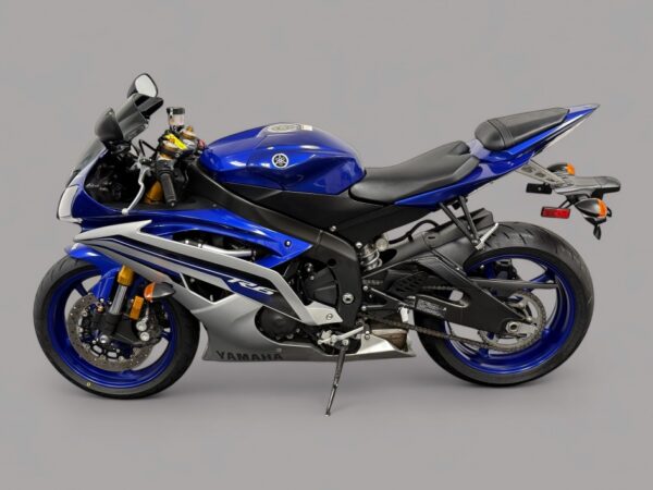 2016 Yamaha YZF-R6 - Image 2
