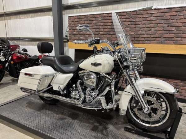 2015 Harley-Davidson® FLHR - Road King® - Image 2