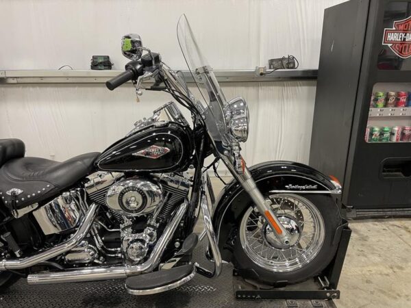 2015 Harley-Davidson® FLSTC - Heritage Softail® Classic - Image 4